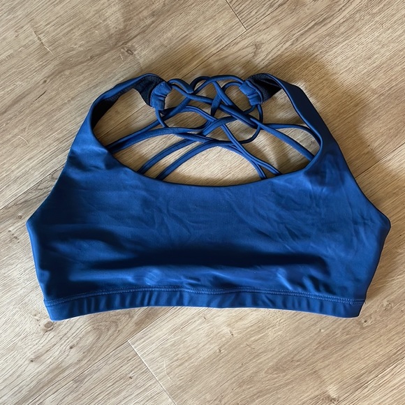 Onzie Other - Onzie flow yoga sports bra. Size M/L